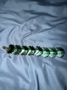 Vintage Green Chevron Link Bracelet